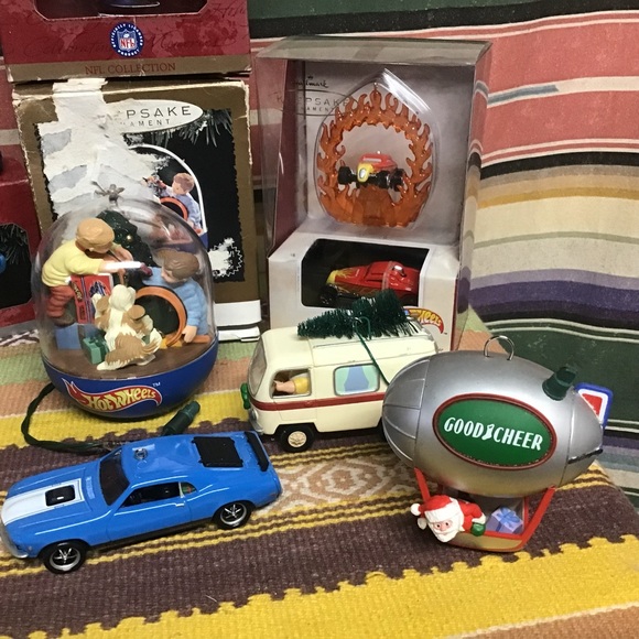 Hallmark vehicle lot hot wheels and others - Picture 2 of 6